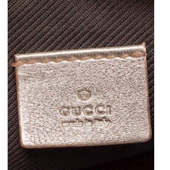 GUCCI toiletry bag, luxurious metallic leather 
Perfect gift for you or gifting - Picture 6 of 14